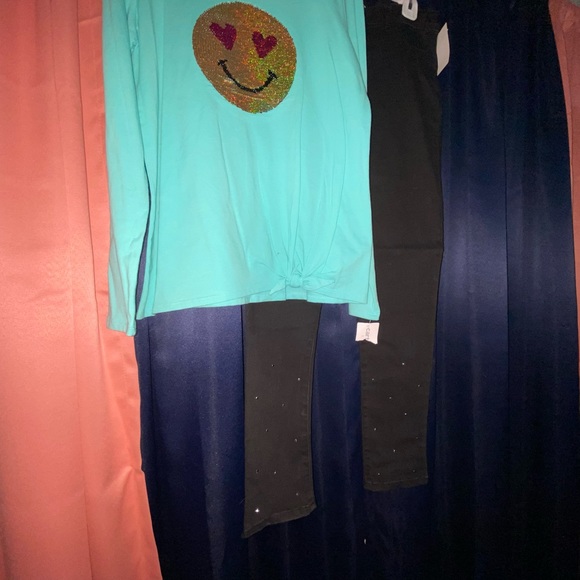 New. Matching outfit. - Picture 2 of 6